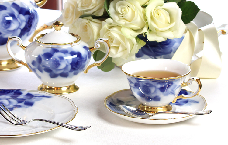 ブルーローズ（8211）　カップ＆ソーサー